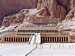 Il tempio di Hatshepsut.JPG