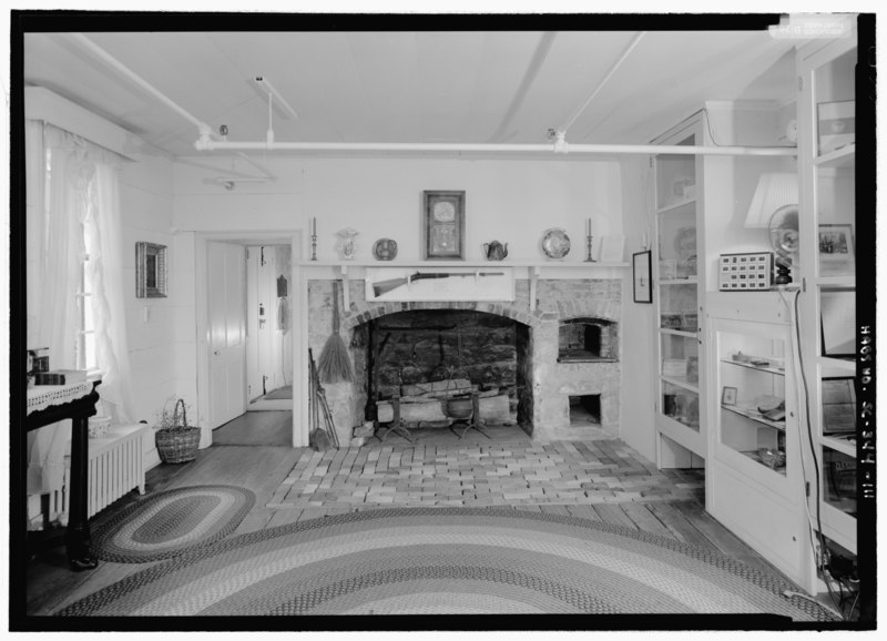 File:Interior view, view looking east in the family dining room toward the fireplace; note large masonry hearth and bake oven - Fort Hill, Clemson University Campus, Clemson, Pickens HABS SC,39-CLEM,1-111.tif