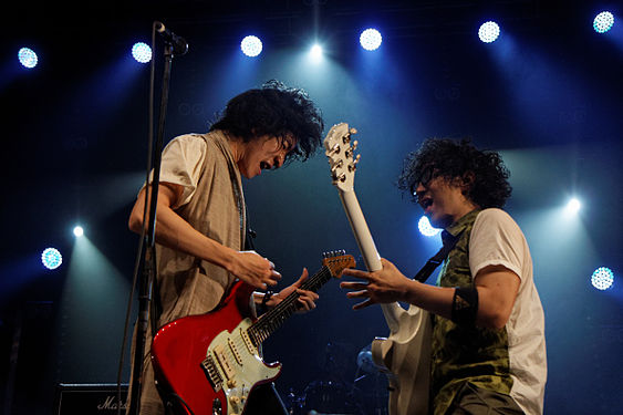Hemenway en concert lors de la Japan Expo le 7 juillet 2012.