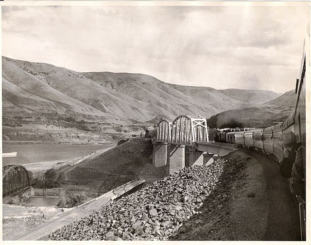 John Day Lock And Dam Lake Umatilla - Wikipedia