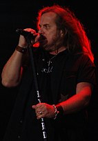 Johnny Van Zant (Lynyrd Skynyrd) (cropped).jpg