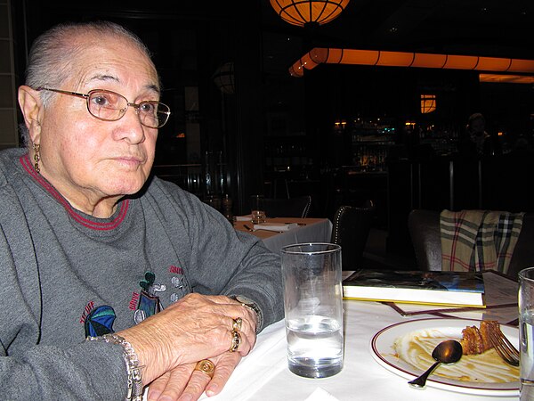 Sarria dines in Kenmore Square, 2010