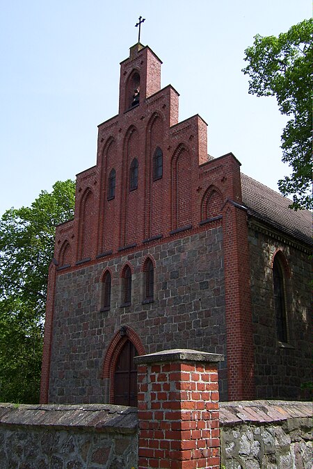 Kölzin Kirche Westgiebel