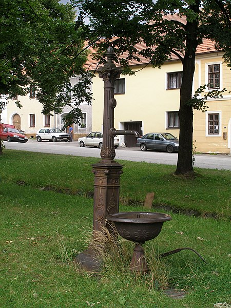 File:Kalsching-2007-07-05-Pumpa.JPG