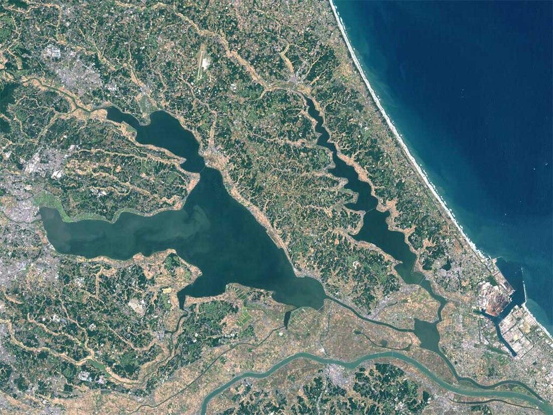 File:Kasumigaura landsat.jpg