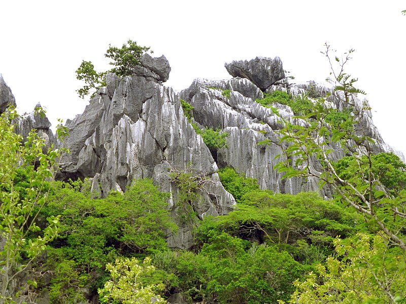 File:Khao Sam Roi Yot National Park Landscape - Thailand 2013 0646.jpg