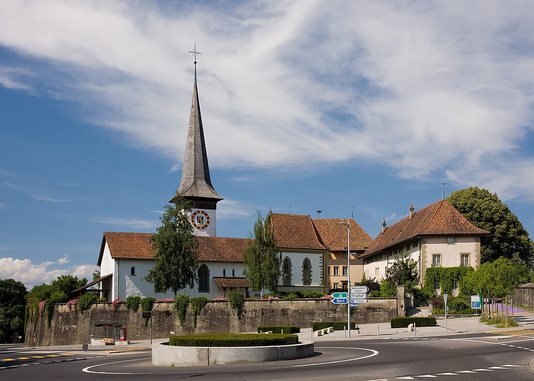 File:Koeniz Schloss.jpg