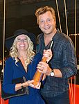Christine Meltzer och Johan Petersson från Partaj blev vinnare av Kristallen för Årets humorprogram.