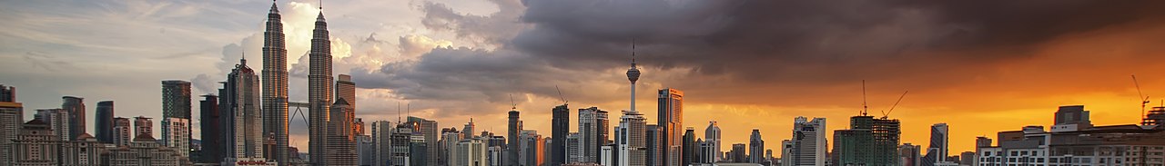 Kuala Lumpur Skyline at dusk (cropped).jpg