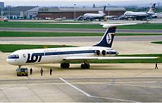 LOT Ilyushin Il-62M Rees.jpg