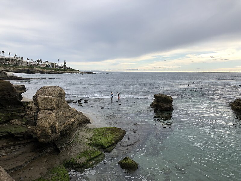 File:La Jolla Cove 23 2019-04-16.jpg