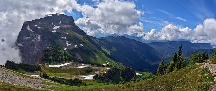 "Lady_Peak_panorama.jpg" by User:The Cosmonaut