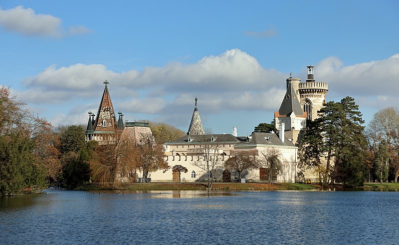 File:Laxenburg - Franzensburg (1).JPG