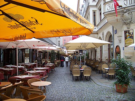 In the old-town Barfußgässchen you find one pub, bar or café next to the other, most having outdoor tables in the street from spring through autumn.