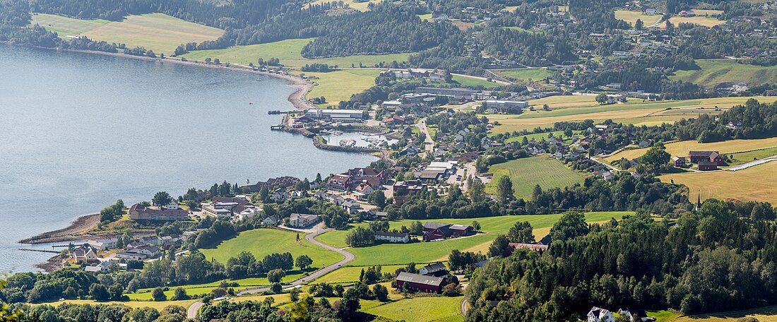 Leksvik (village)