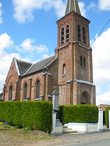 Liencourt - Eglise et monument aux morts.JPG