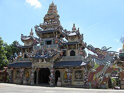 Linh Phuoc Pagoda 01.jpg