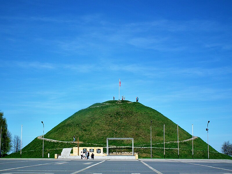 File:MOs810 WG 2018 8 Zaleczansko Slaski (Liberation Mound in Piekary Śląskie) (1).jpg