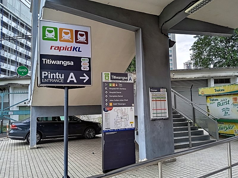 File:MR11 Titiwangsa Monorail Entrance A 20221215 121443.jpg