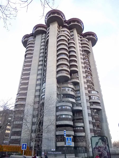 File:Madrid - Edificio Torres Blancas 02.JPG