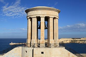 Siege Bell Memorial Malta - Valletta - Xatt il-Barriera - Siege Bell War memorial (Lower Barrakka Gardens) 04 ies.jpg