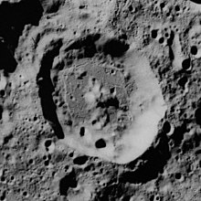 Meggers кратері AS16-M-3008 ASU.jpg