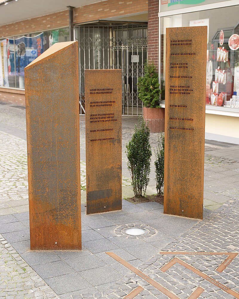 Menden monument for Jewish people.jpg