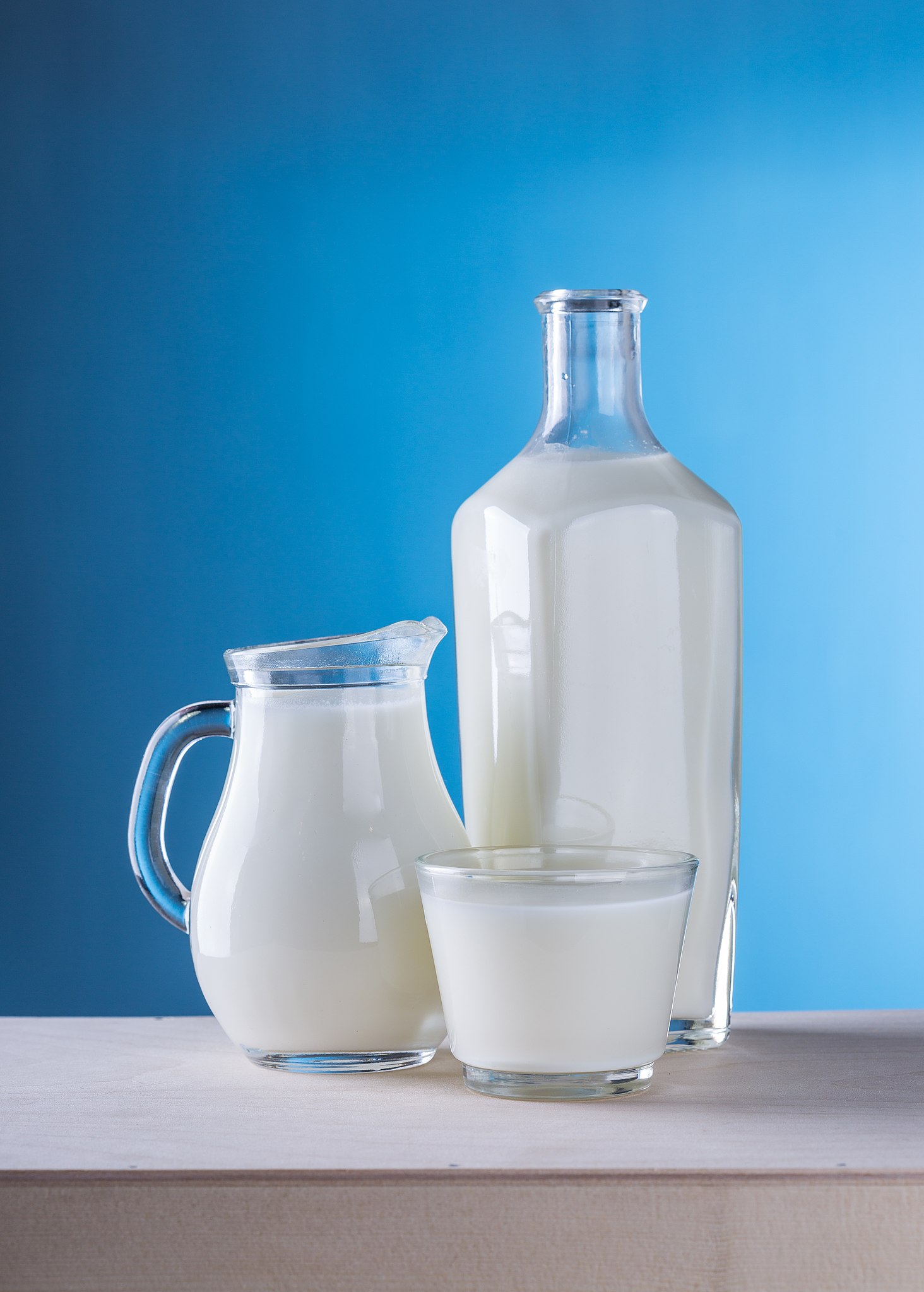 File:Glass of milk.jpg - Wikimedia Commons