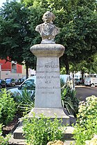 Monument en l'honneur de Tony Révillon.