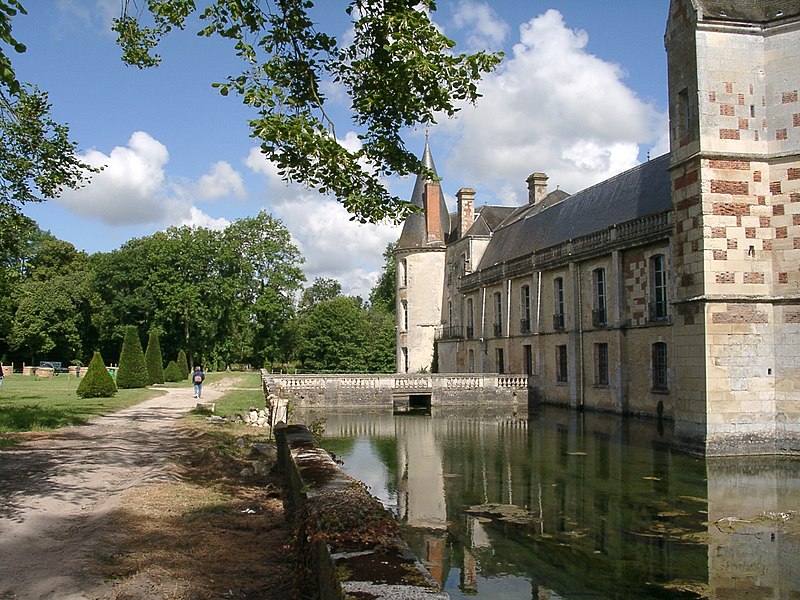 File:Mortrée, Orne, château d'O bu 5.jpg