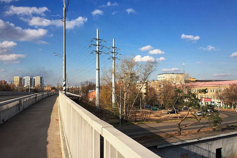 File:Moscow, Narvskaya Street, Koptevsky overpass bridge (31780222325).jpg