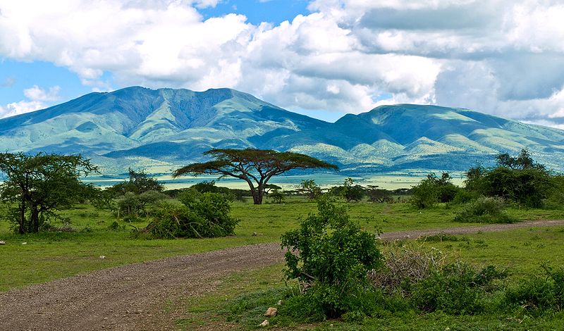 File:Mountains of the Serengeti.jpg