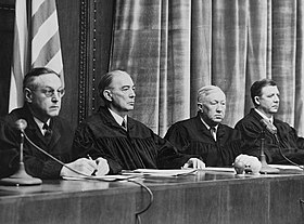 1946: Die Richterbank im Nürnberger Ärzteprozess