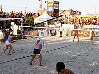 Beach tennis play NYLB08 3620.jpg
