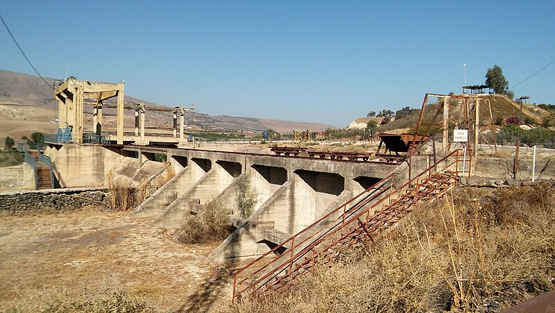 File:Naharim - Terzina railway 4.jpg