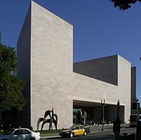 Galería Nacional De Arte: Edificios y colecciones, Funcionamiento del museo, Véase también