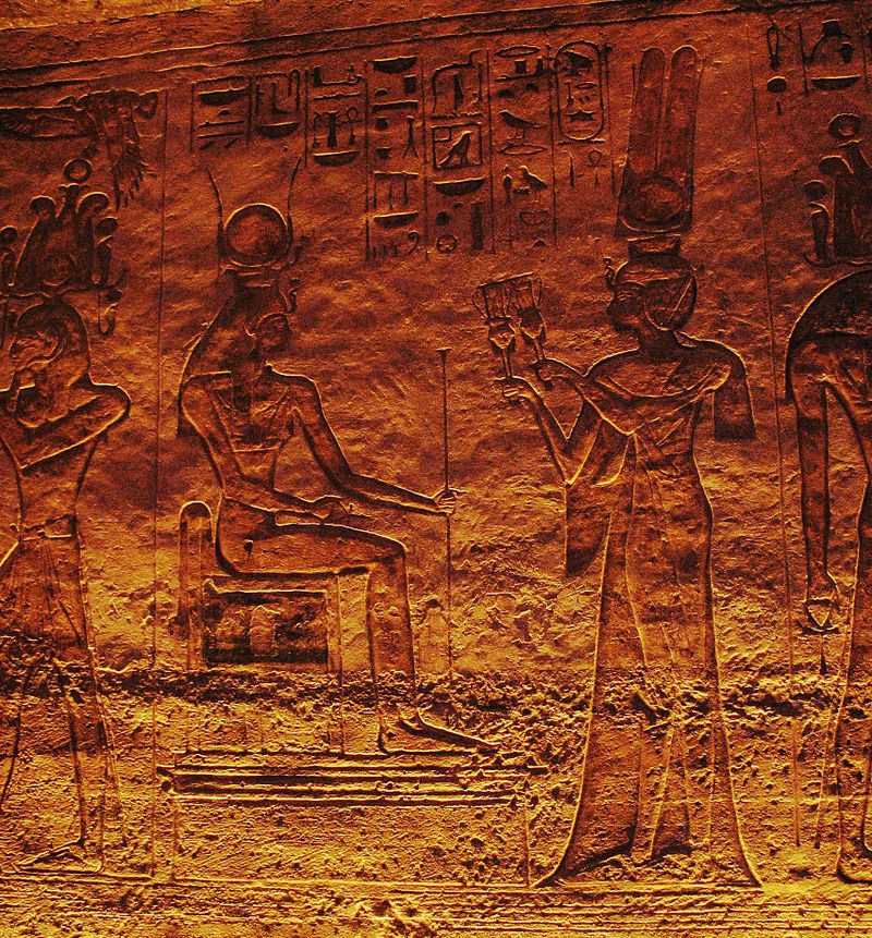 Templo de Hathor Abu Simbel 800px-NefertariOfferingToHathor_crop