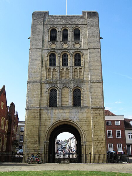 File:Norman Tower, Bury St Edmunds 01.jpg