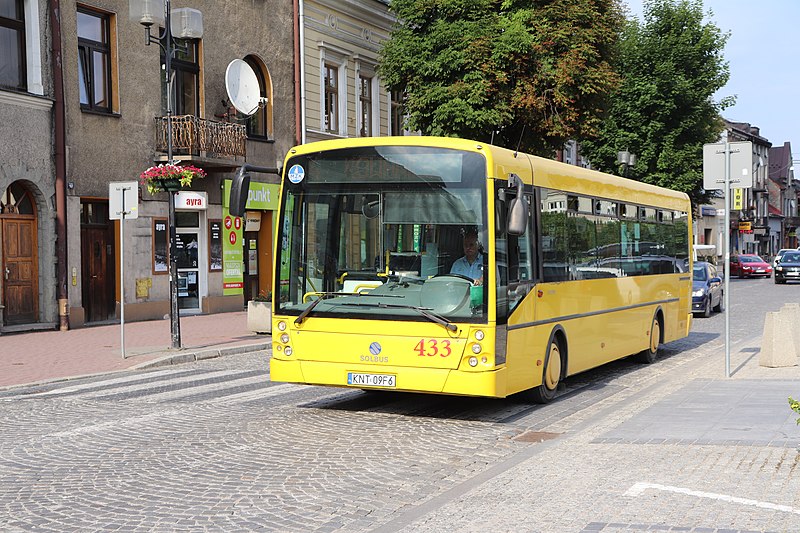 File:Nowy Targ autobus 433.jpg