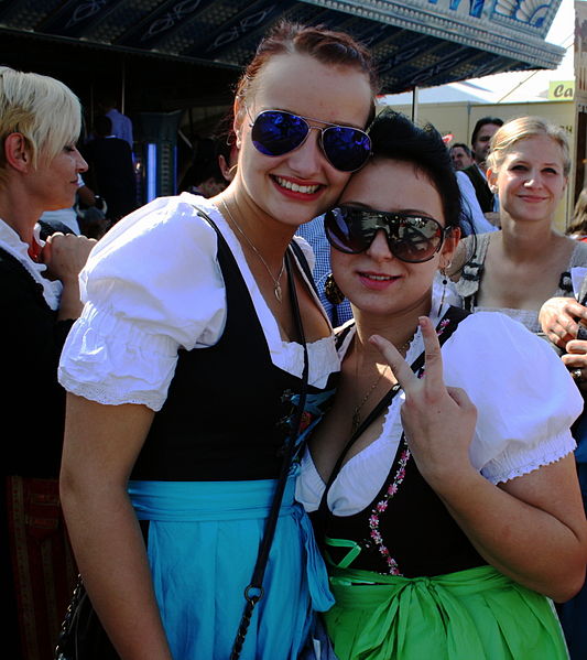 File:Oktoberfest 2011 Dirndl.JPG