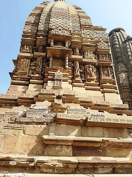 File:One of the temples in Khajuraho.jpg