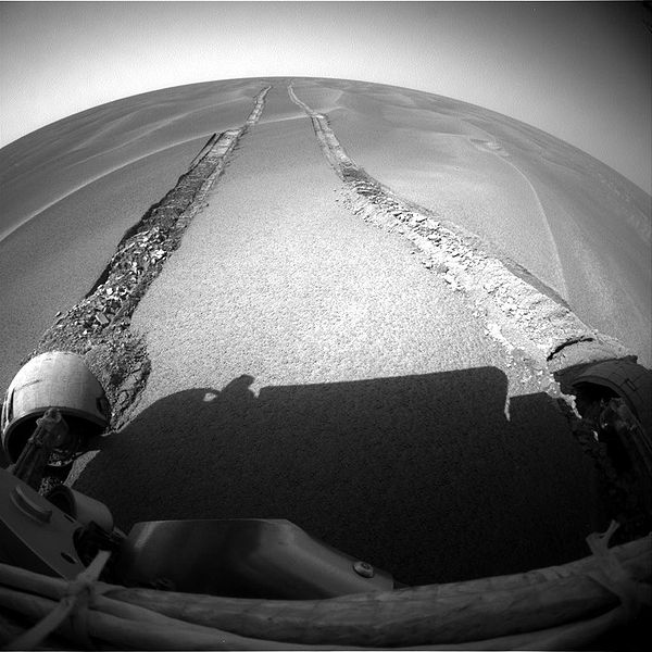 File:Opportunity enlise dans une dune.jpg