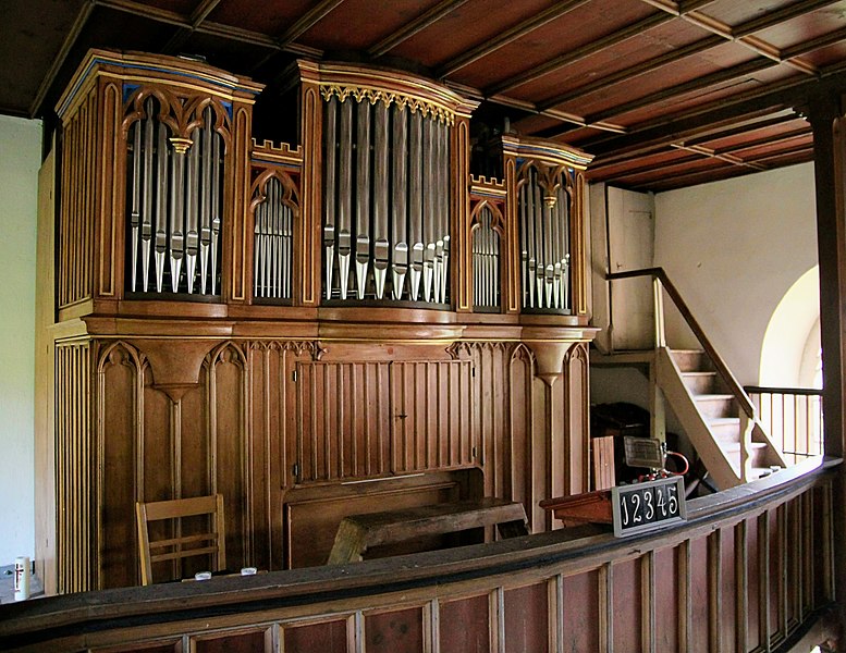 File:Orgel Kirche Jenaprießnitz (retouched).JPG