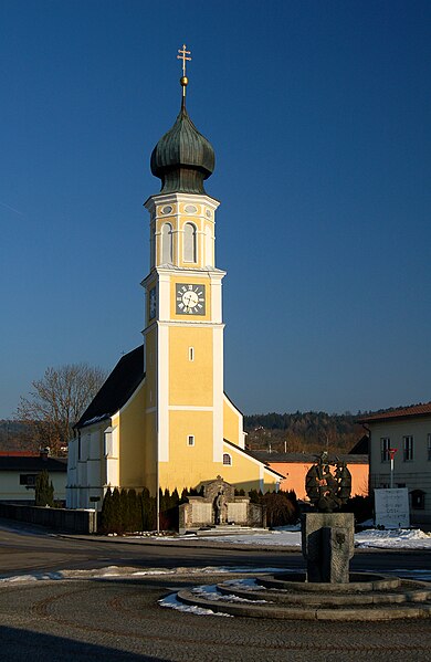 File:Parish church, Schalchen.jpg