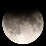 Eclipse parcial de luna el 7 de septiembre de 2006-Mikelens.jpg