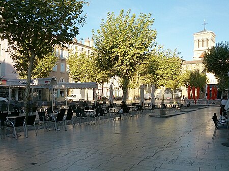 Place des clercs valence 001