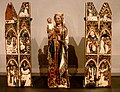 “แม่พระและพระกุมาร” และประวัติชีวิตของพระแม่มารี รูปปั้นแกะจากไม้ แบบบานพับภาพ ประมาณคริสต์ศตวรรษที่ 14