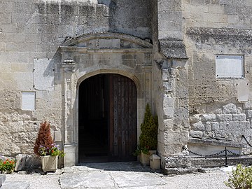 Súbor:Porche_de_l'église_de_Chelles_P1120734_31-07-2011_13-05-29.jpg