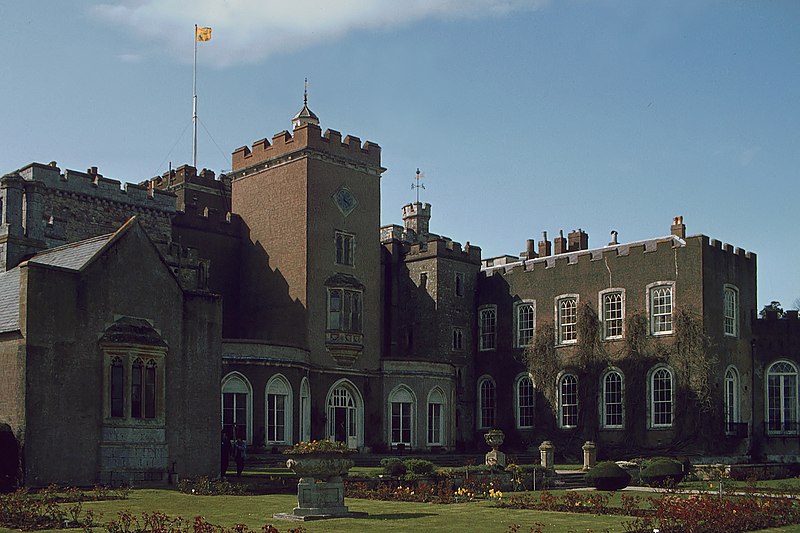 File:Powderham Castle East Side.jpg