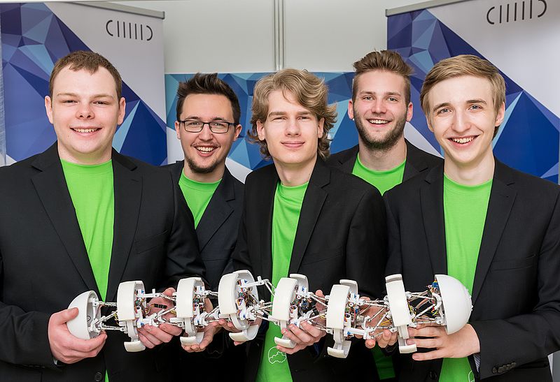 File:Project Worm - Teambild Jugend Innovativ.jpg